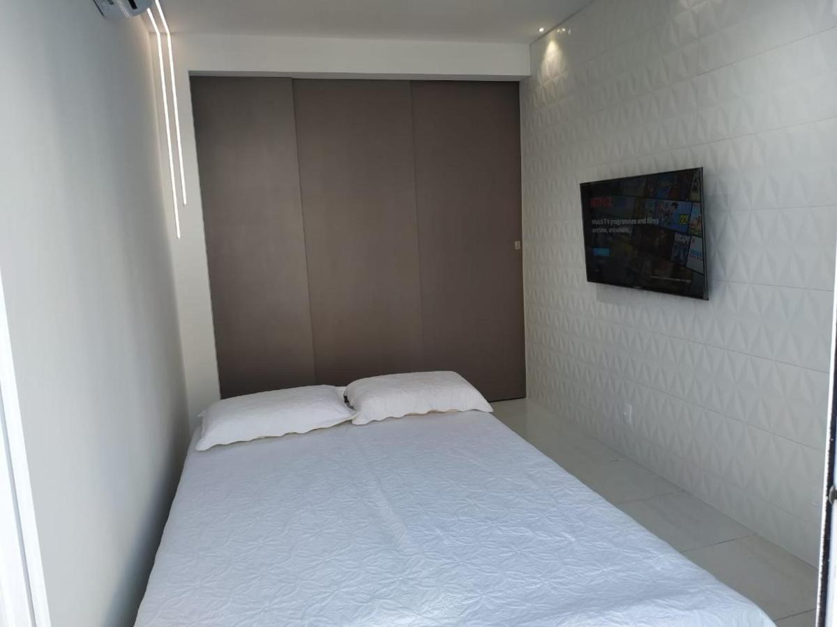 Flat Terreo Muro Alto Clube Com Sala Reversivel Segundo *